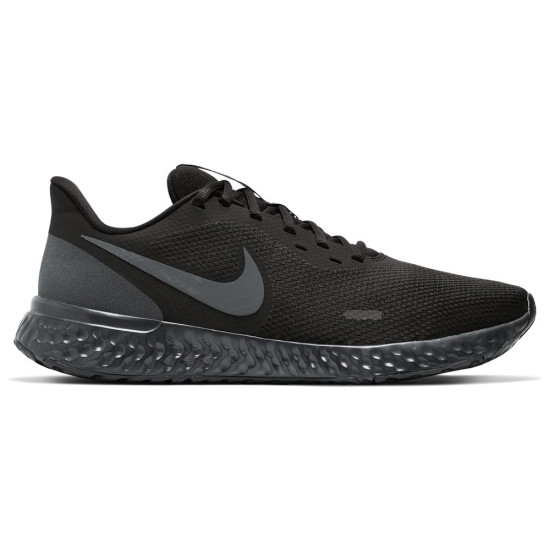 Nike Revolution 5